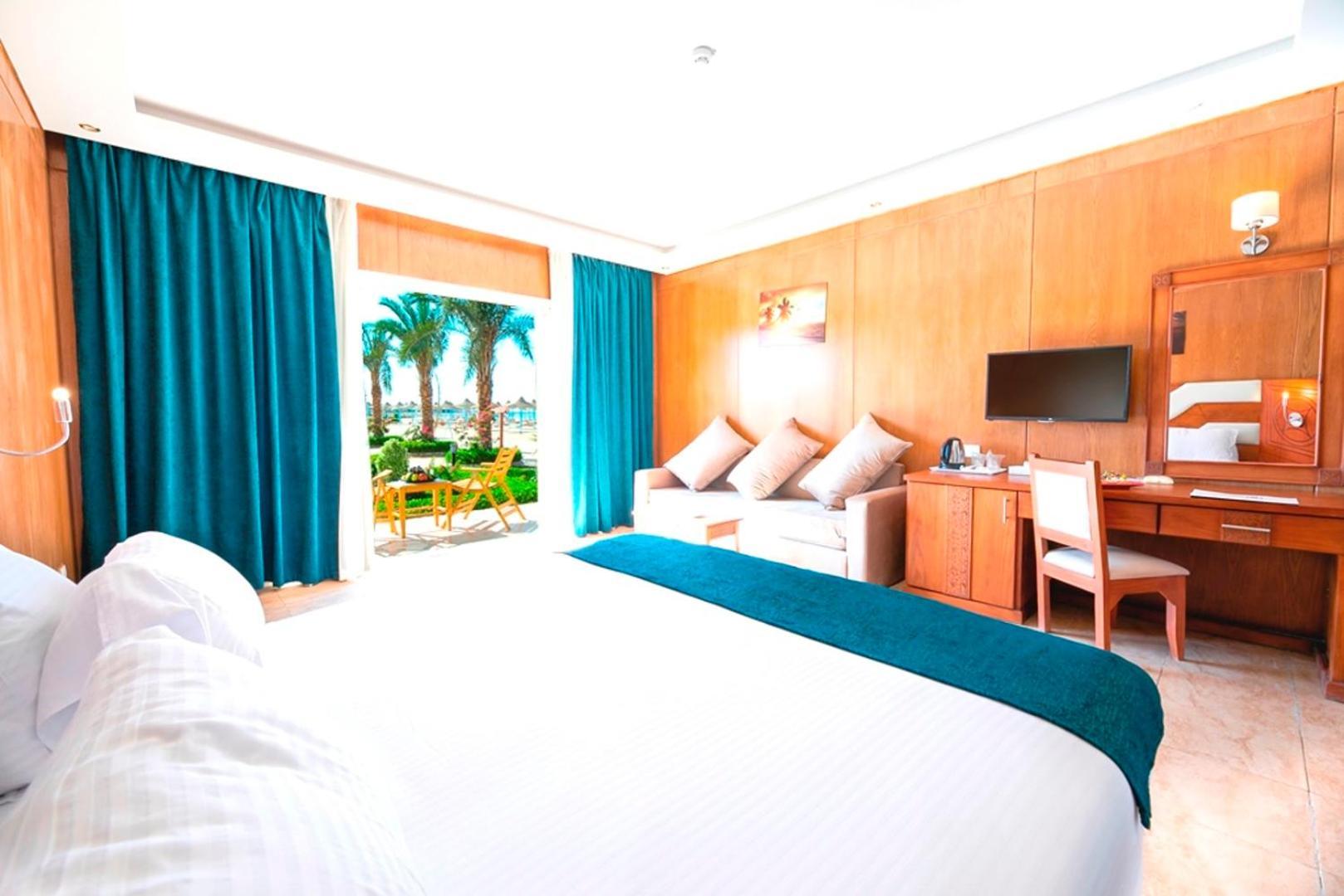 Hawaii Paradise Aqua Park - Families And Couples Only Resort