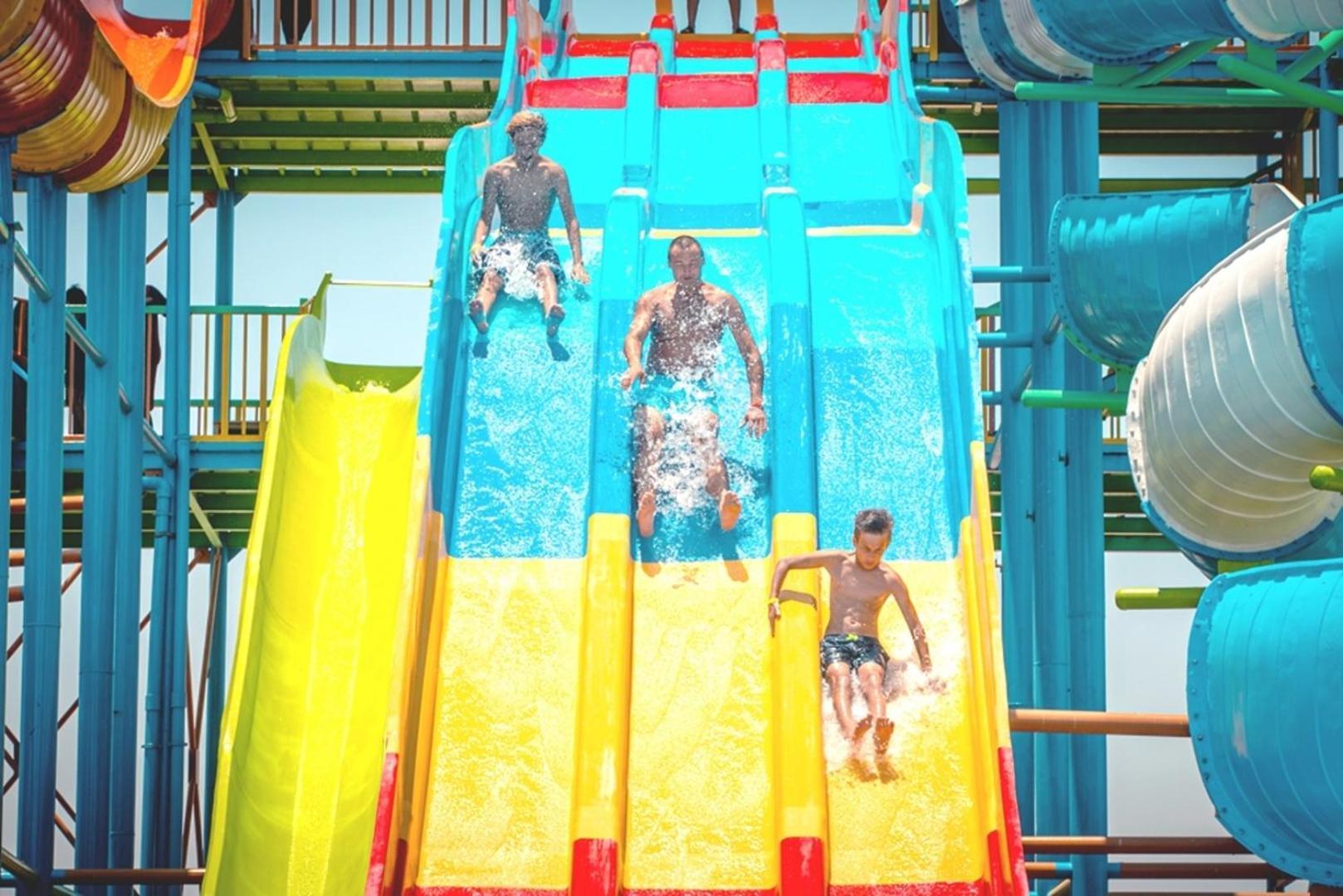 Hawaii Paradise Aqua Park - Families And Couples Only 5*